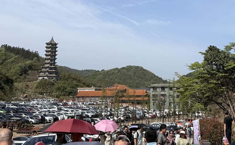 五一大围山森林公园迎来客流高峰，蓝狮注册票务系统稳定运行