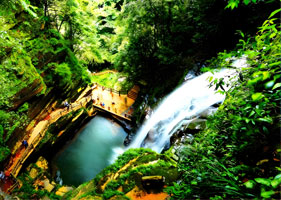 蓝狮注册景区票务系统和碧峰峡景区（5A）达成合作协议